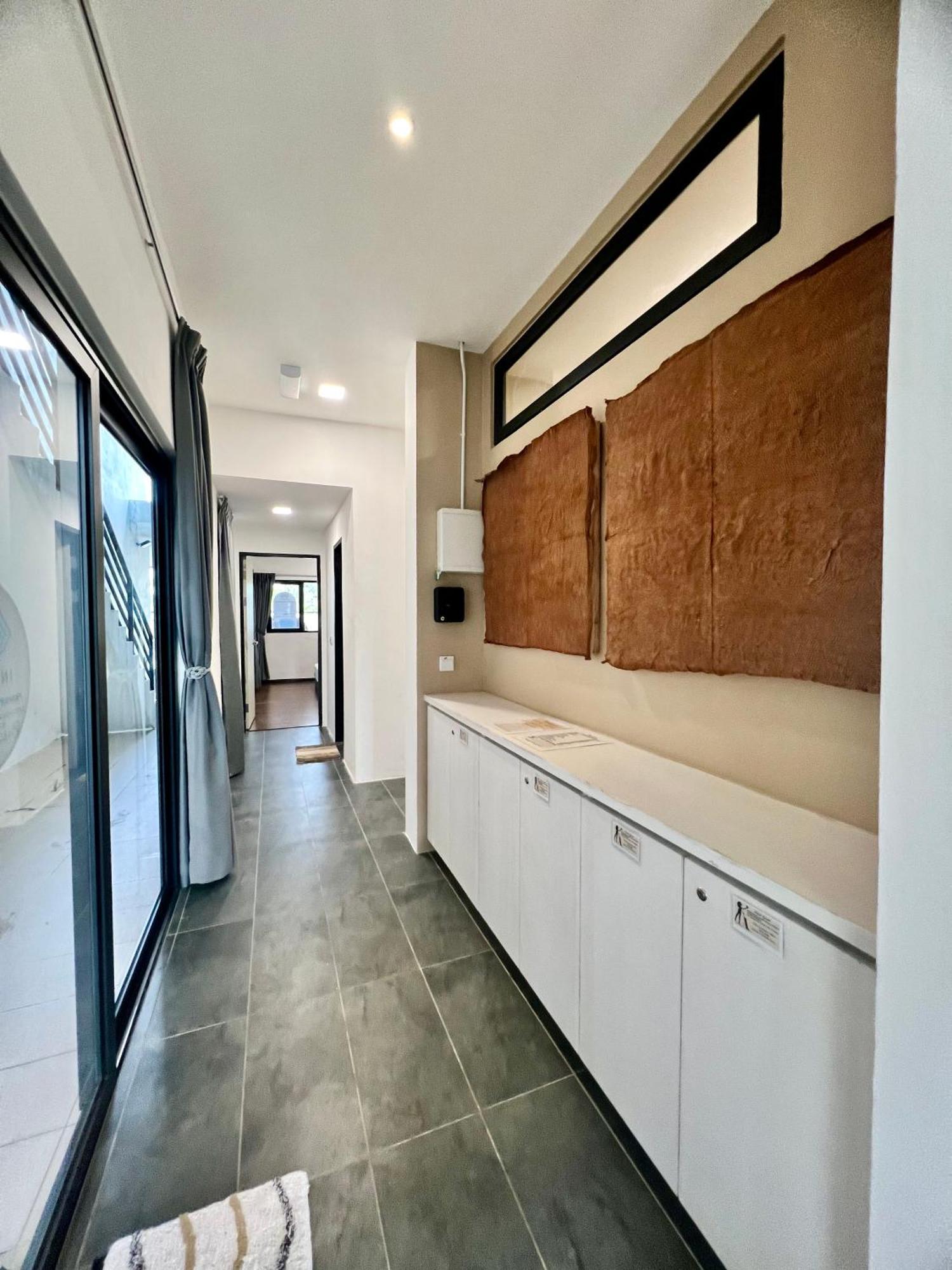 Roxy Townhouse Deluxe 7 ,8 ,9, 10 ,11 ,12 Holiday home Sematan