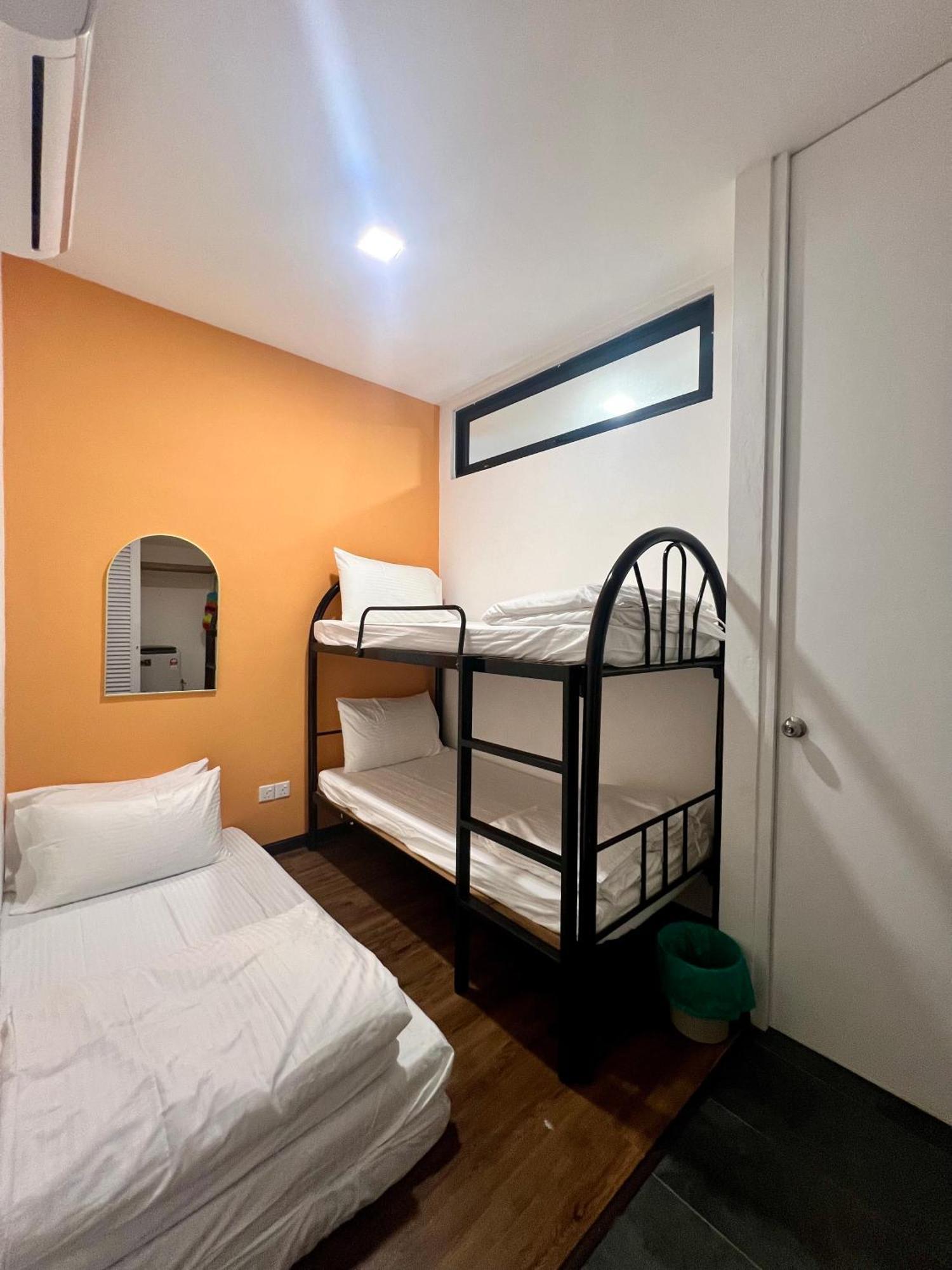 Roxy Townhouse Deluxe 7 ,8 ,9, 10 ,11 ,12 Rumah liburan Sematan