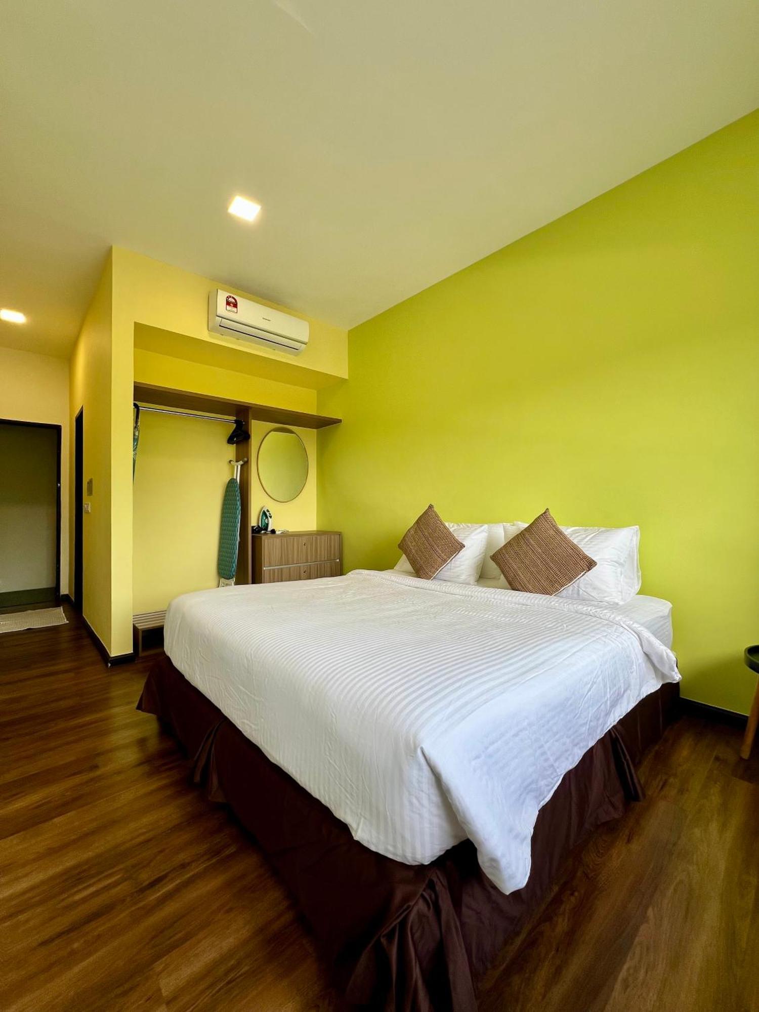 Roxy Townhouse Deluxe 7 ,8 ,9, 10 ,11 ,12 * Sematan